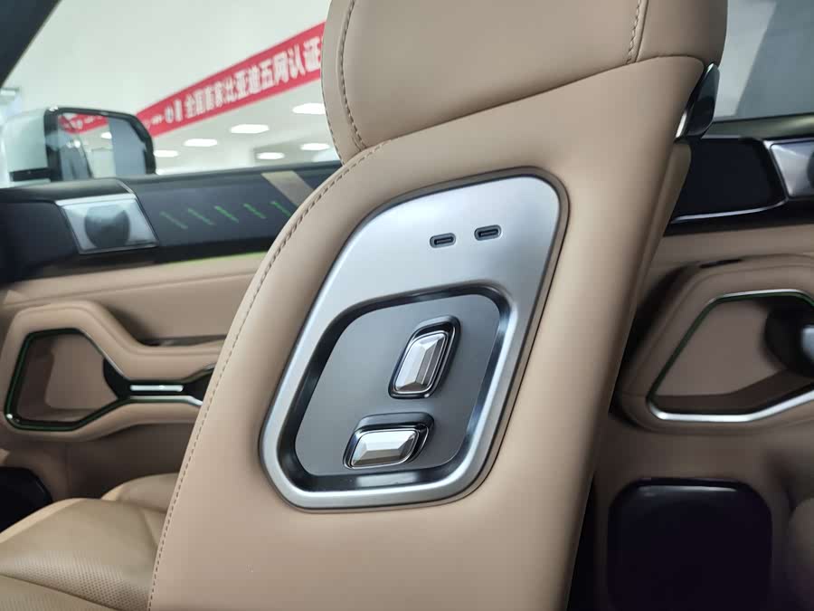 FangChengBao Leopard 8 2025 car image #9