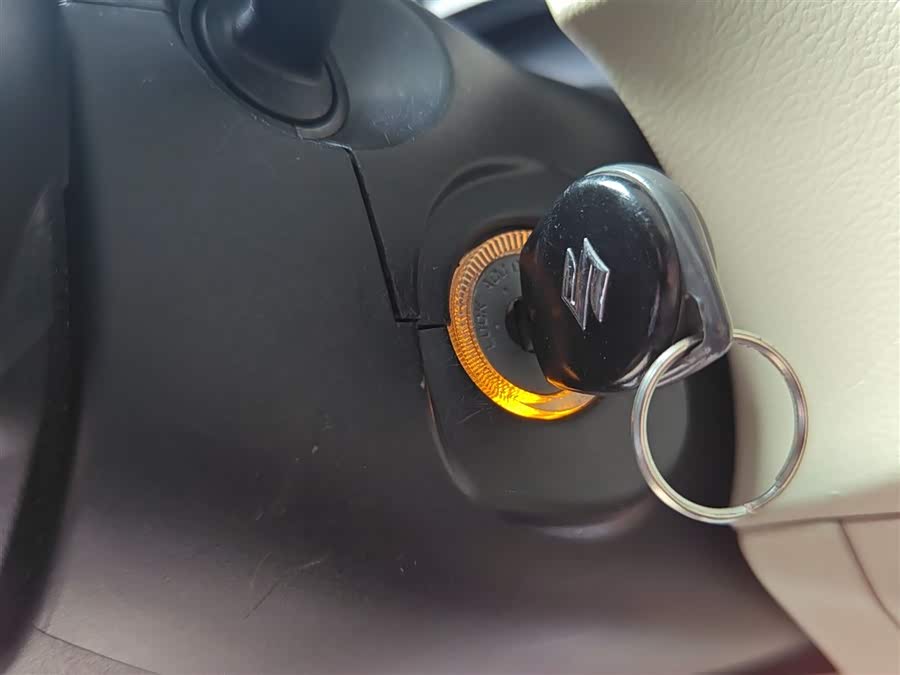 Suzuki Ciaz 2016 immagine di auto #9