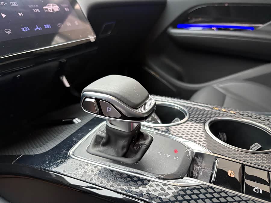 HongQi HS3 PHEV 2024 #9 HongQi HS3 PHEV 2024 car image #9