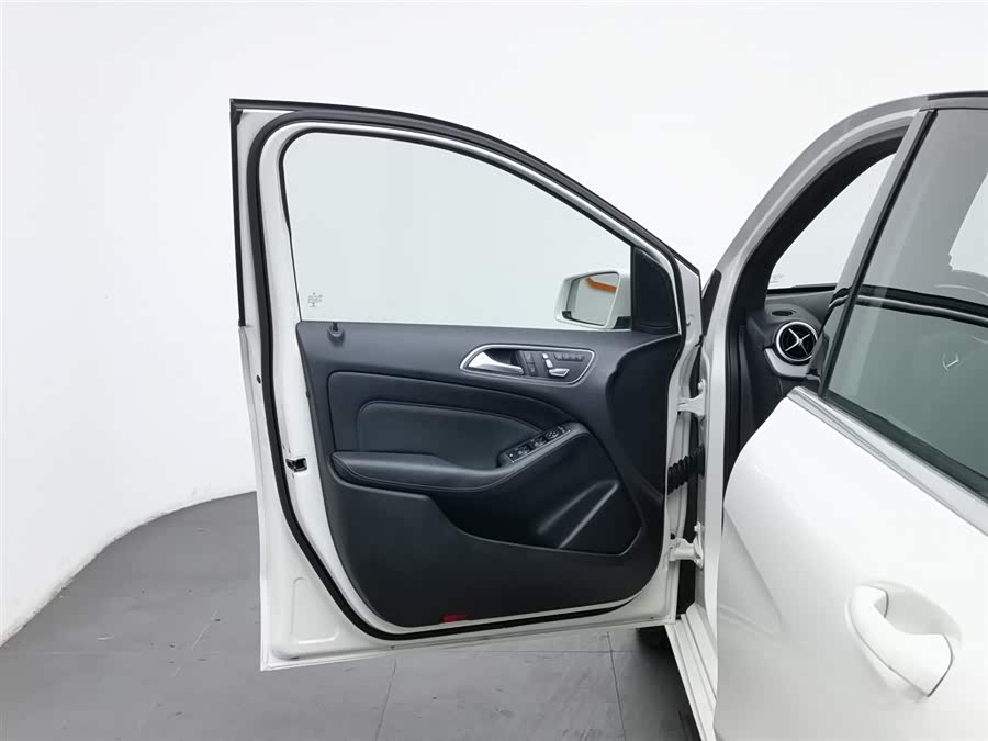 Mercedes-Benz B Class 2018 #9 Mercedes-Benz B Class 2018 car image #9