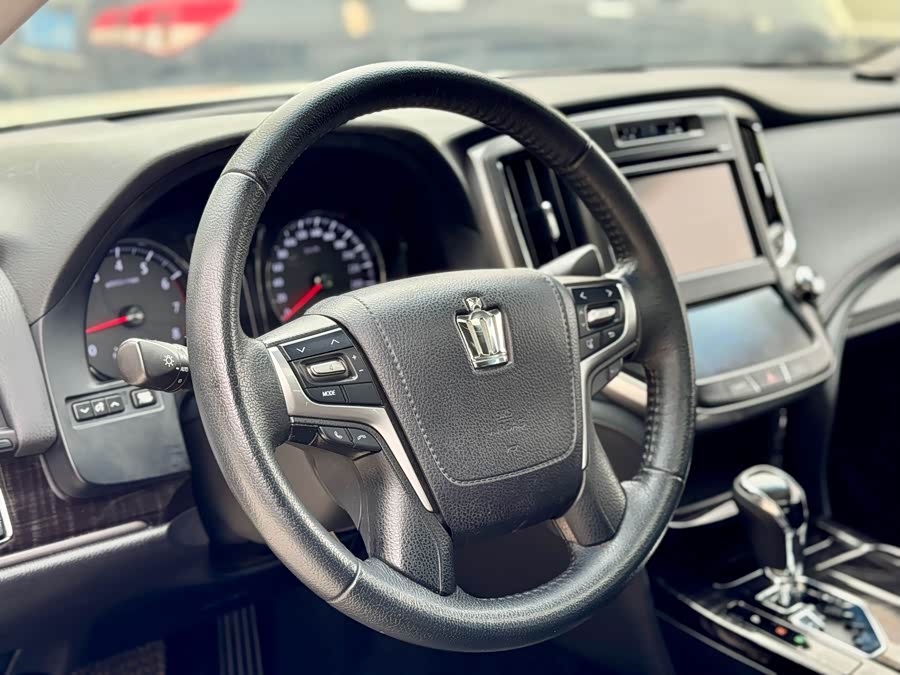 丰田 皇冠 2017 汽车图片 #9