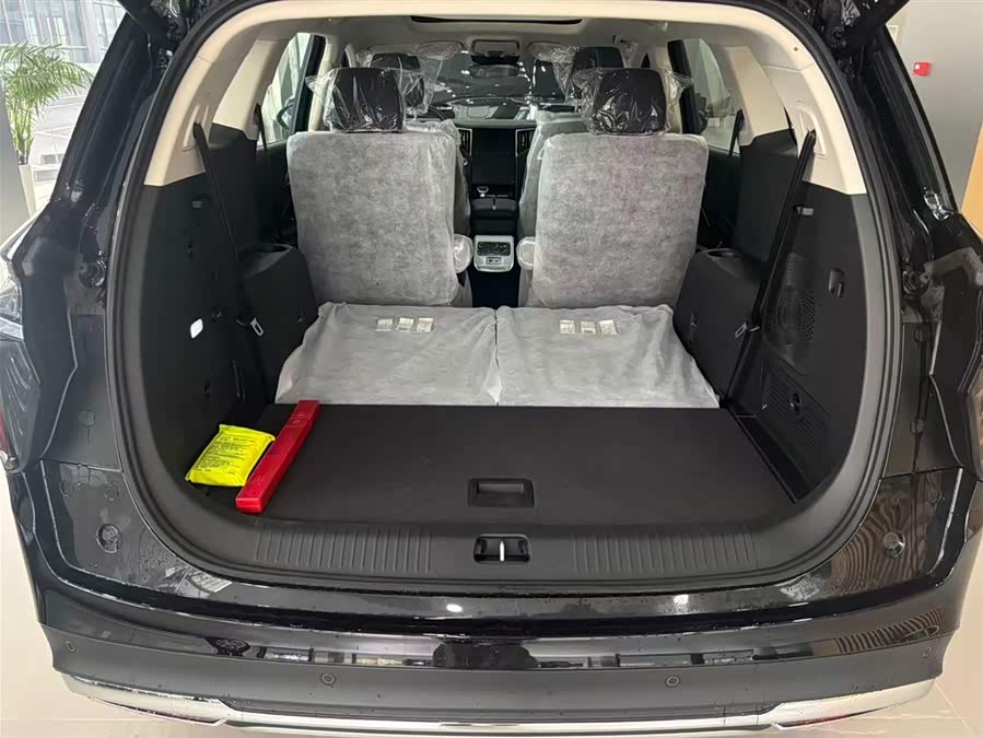 HongQi HS7 PHEV 2025 car image #9