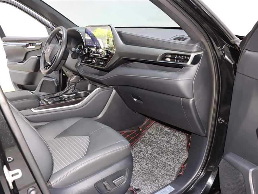 Toyota Crown Kluger 2024 car image #9