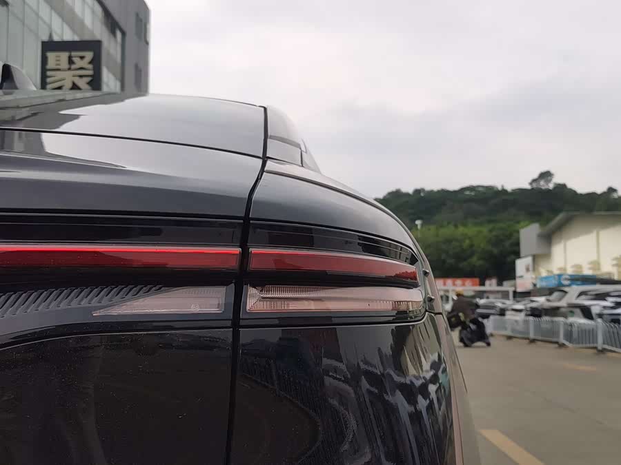 Toyota CrownSportCross 2023 صورة سيارة #9