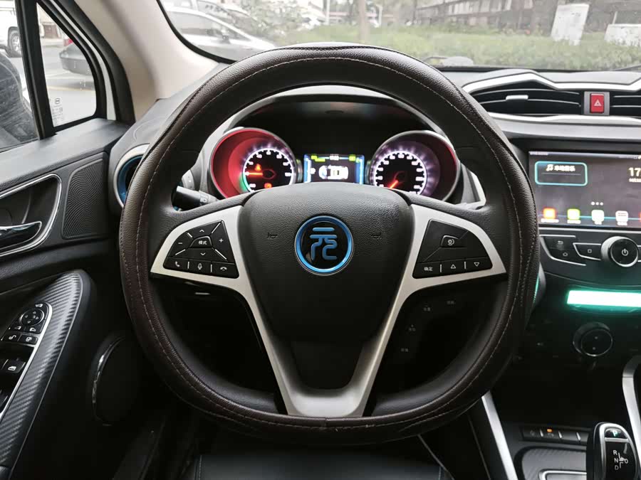 BYD Yuan New Energy 2019 car image #9