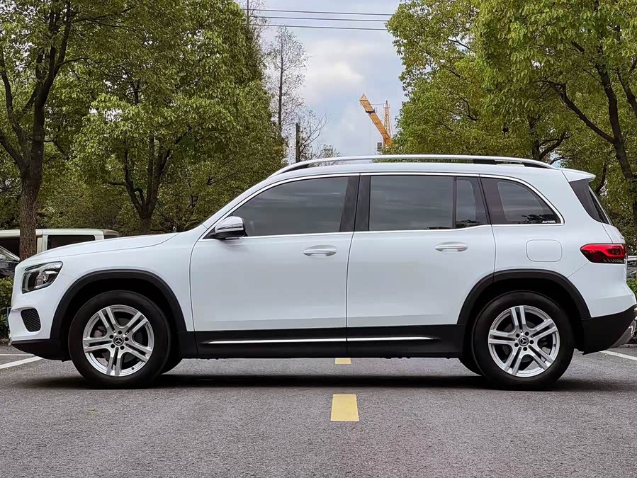 Mercedes-Benz GLB Class 2022 car image #9