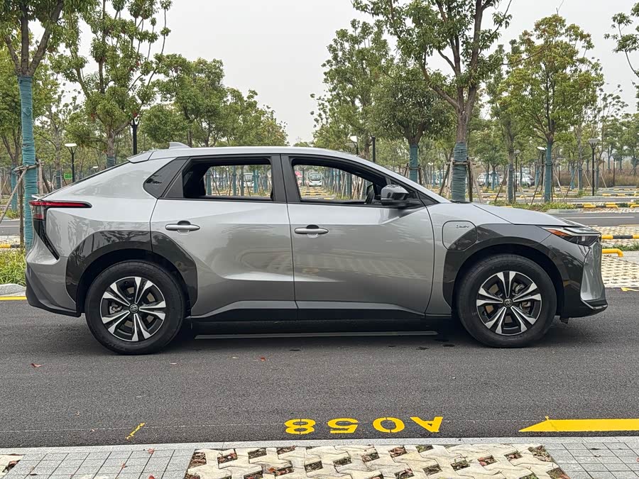 Toyota Bozhi 4X 2024 #9 Toyota Bozhi 4X 2024 car image #9