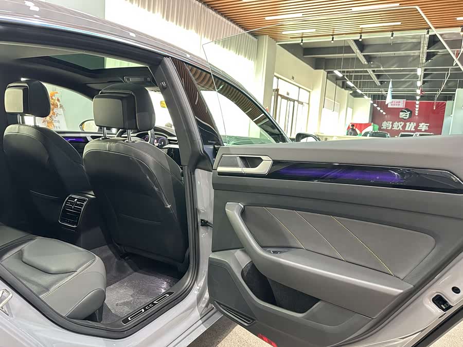 Volkswagen CC (FAW-Volkswagen) 2024 صورة سيارة #9