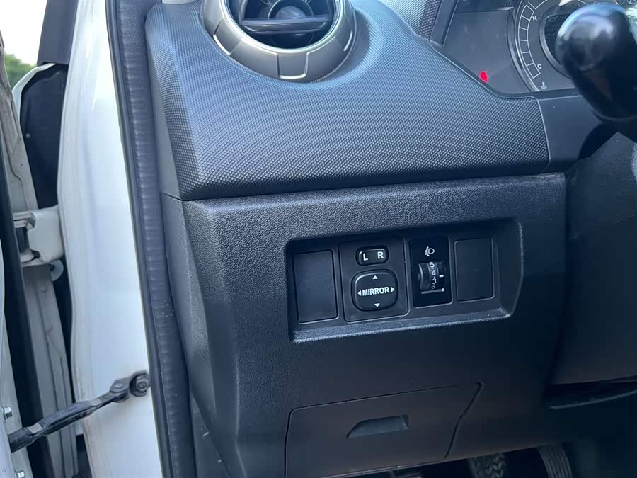 Great Wall M4 2013 car image #9