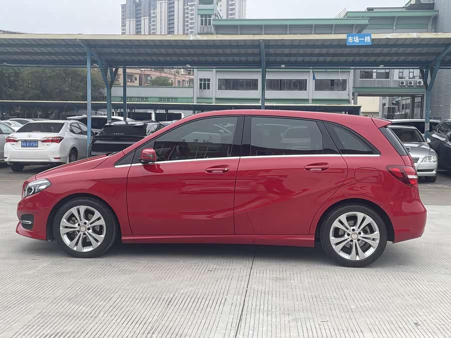 Mercedes-Benz B Class 2015 car image #9
