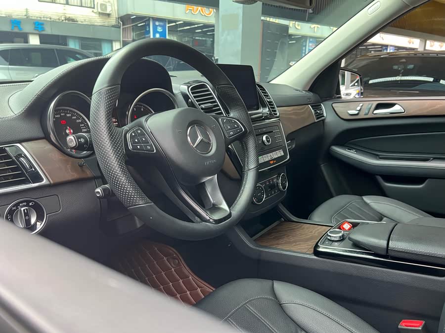 Mercedes-Benz GLE Class 2018 #9 Mercedes-Benz GLE Class 2018 car image #9