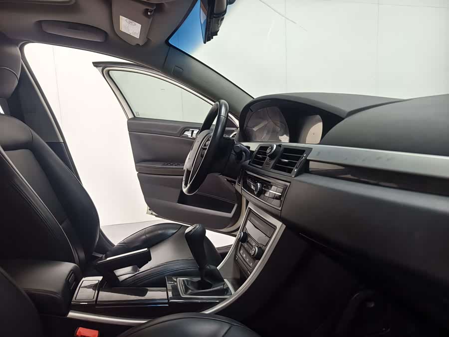 Roewe 550 2013 изображение автомобиля #9