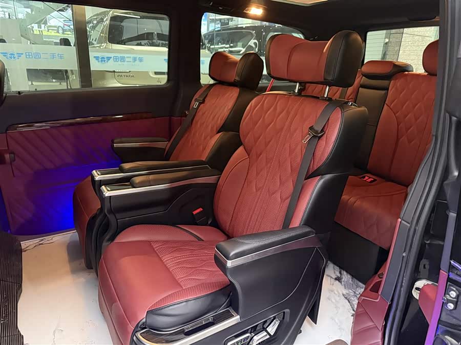 奔驰 唯雅诺 2015 汽车图片 #9