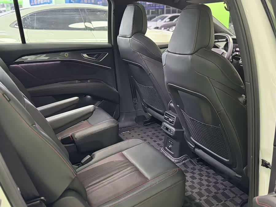 Audi Q5 e-tron 2023 #9 Audi Q5 e-tron 2023 imagen de coche #9