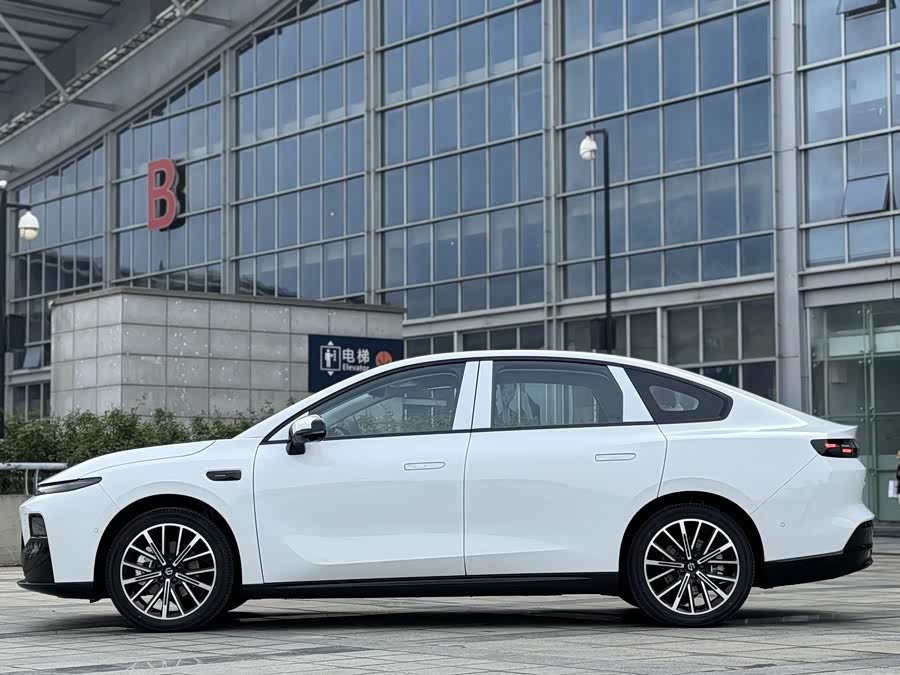 零跑汽车 零跑B01 汽车图片 #9