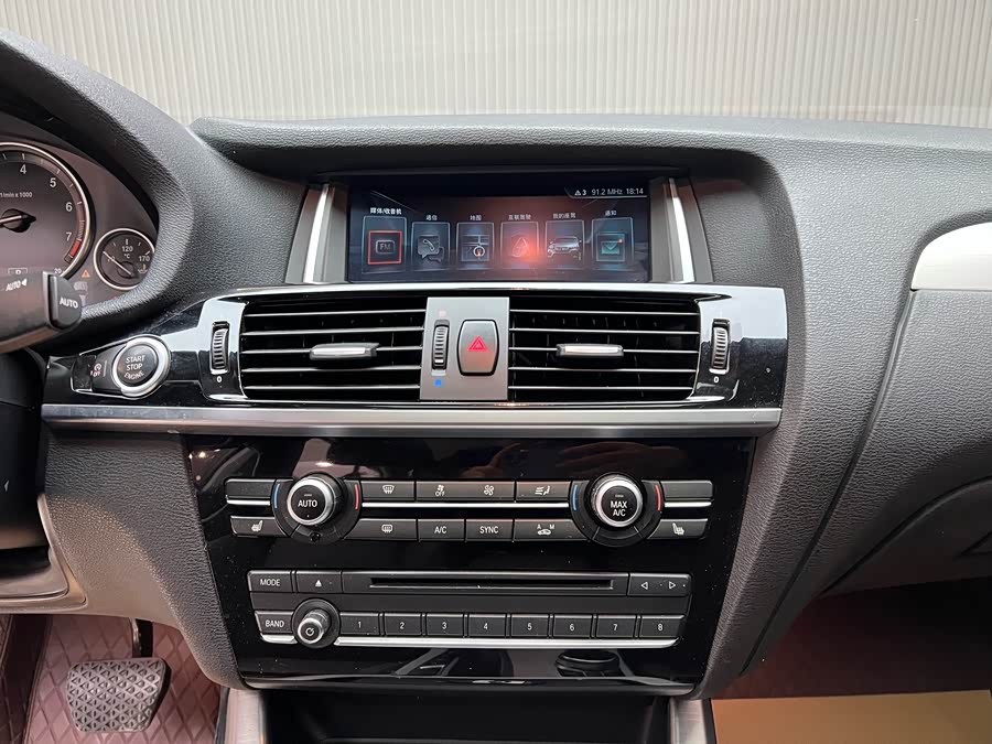 BMW X4 2018 صورة سيارة #9