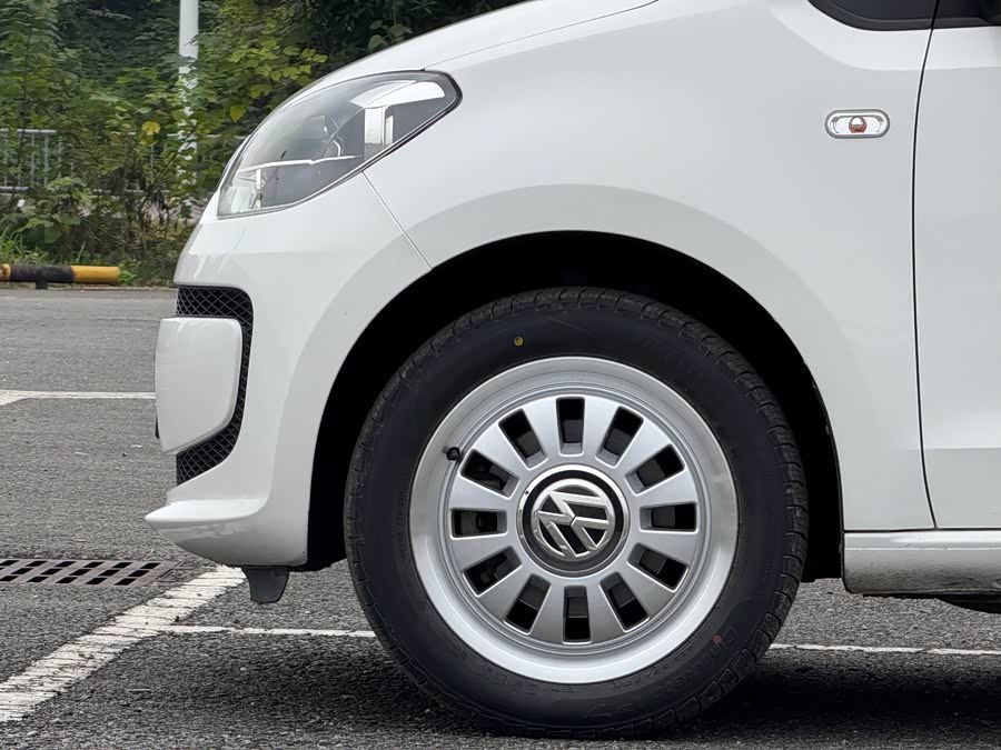 Volkswagen up! 2016 imagem de carro #9