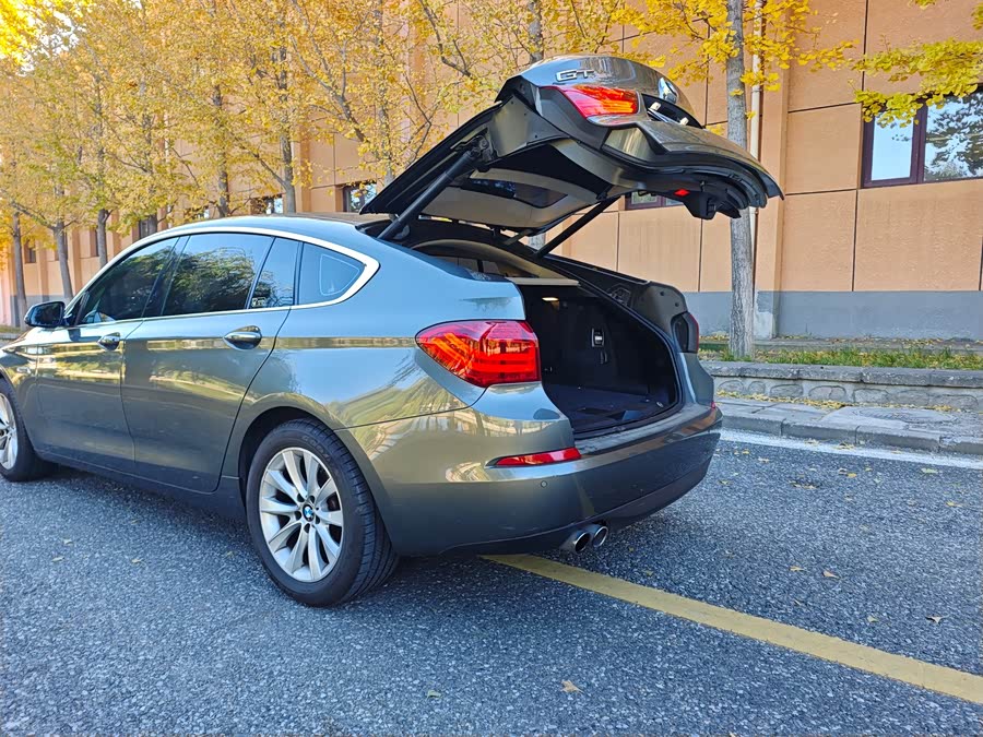 BMW 5 Series GT 2015 immagine di auto #9