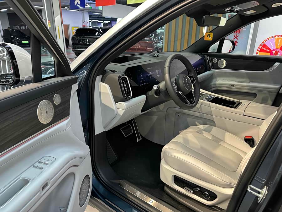 2024 car image #9