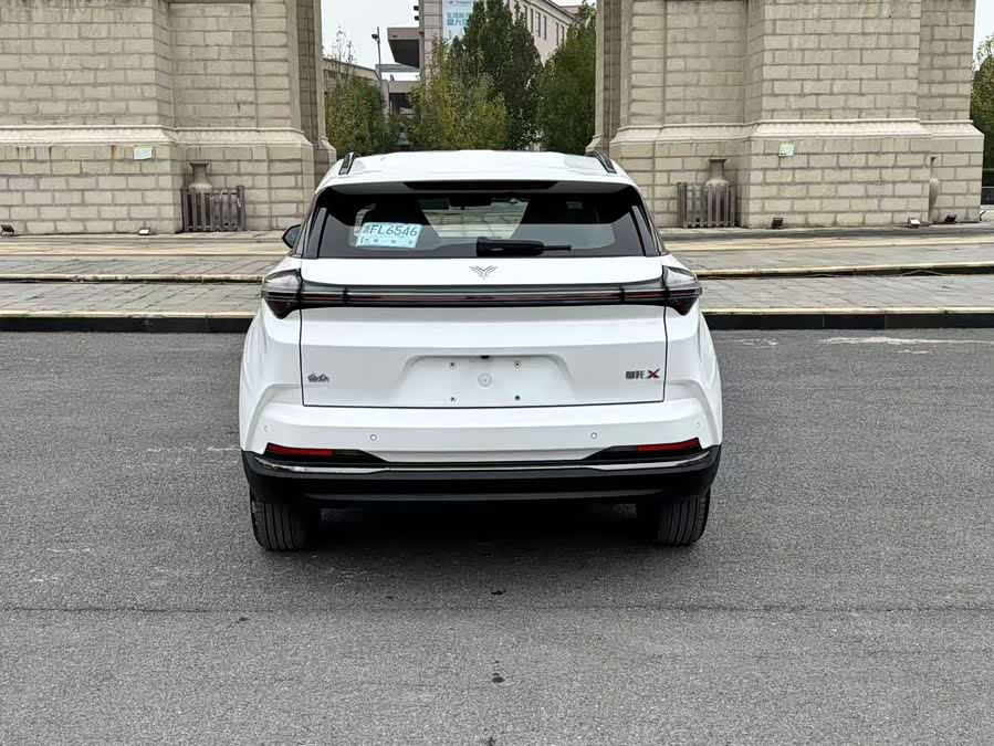 哪吒汽车 哪吒X 2024 汽车图片 #9