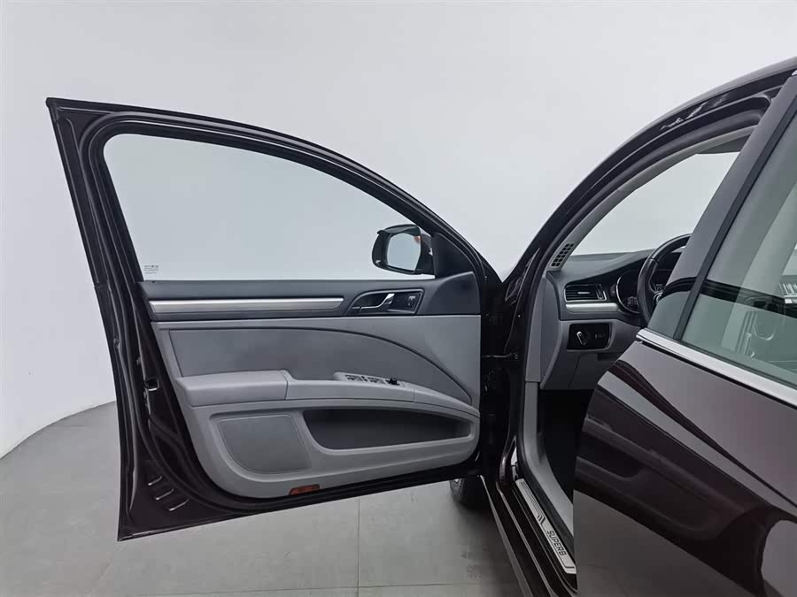 Skoda Superb 2014 car image #9