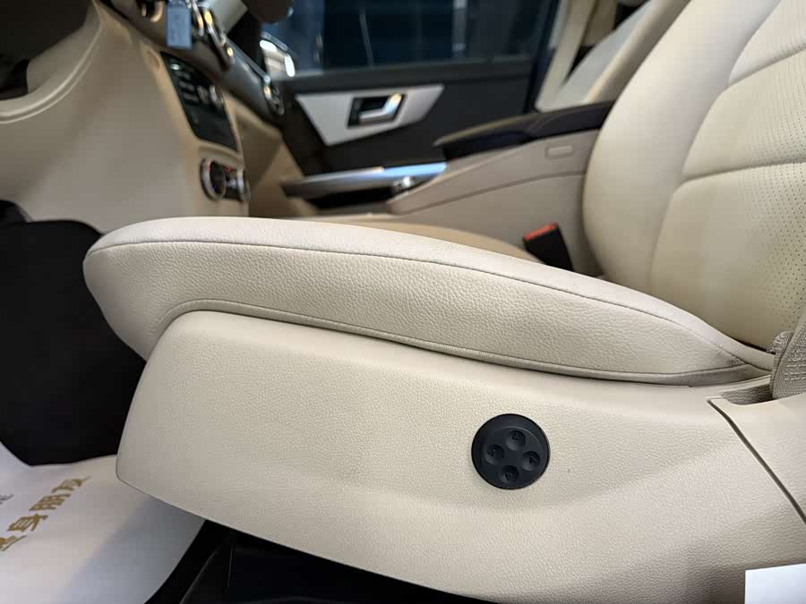 Mercedes-Benz GLK Class 2014 car image #9