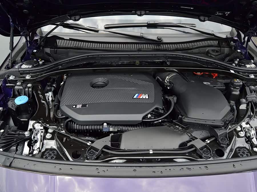 BMW M235L صورة سيارة #9