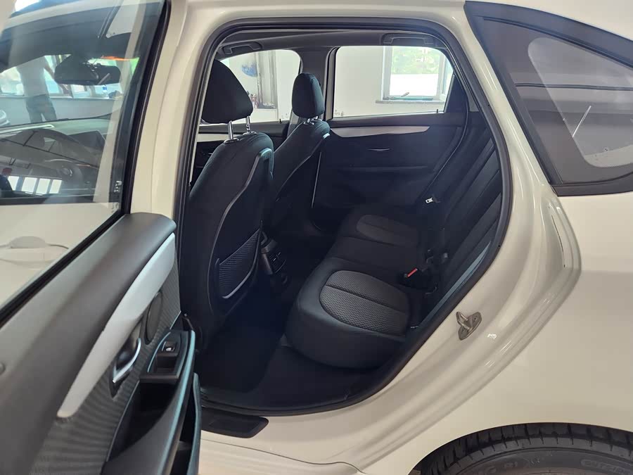 BMW 2 Series Tourer (Imported) 2015 #9 BMW 2 Series Tourer (Imported) 2015 car image #9