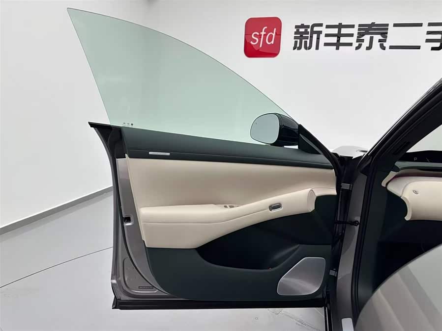 MI YU7 2025 immagine di auto #9