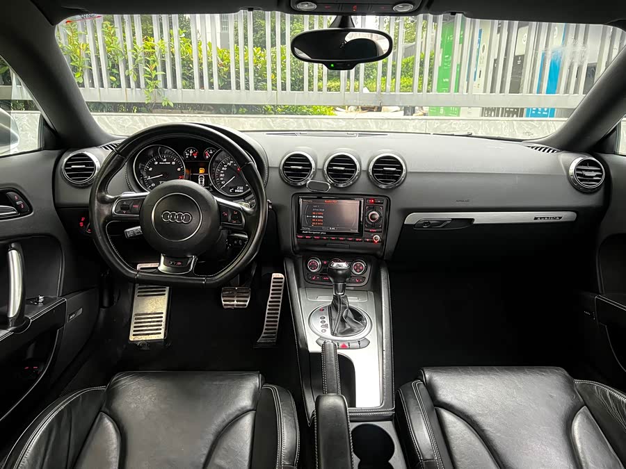 Audi TTS 2014 car image #9