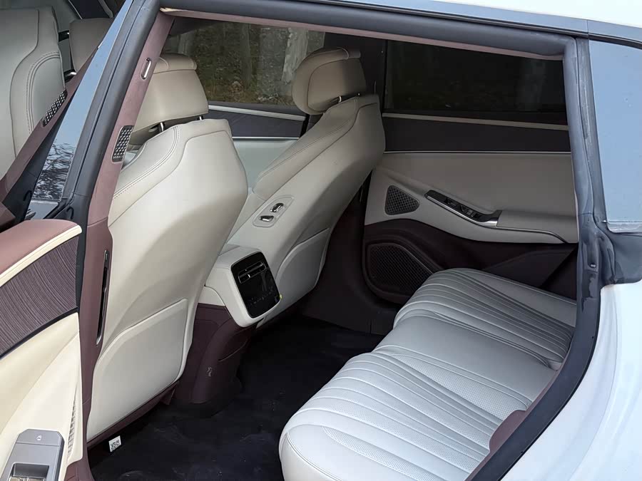 Denza Z9GT 2024 immagine di auto #9