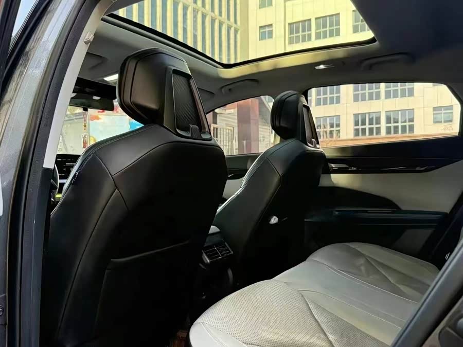 Changan UNI-V iDD 2023 #9 Changan UNI-V iDD 2023 car image #9