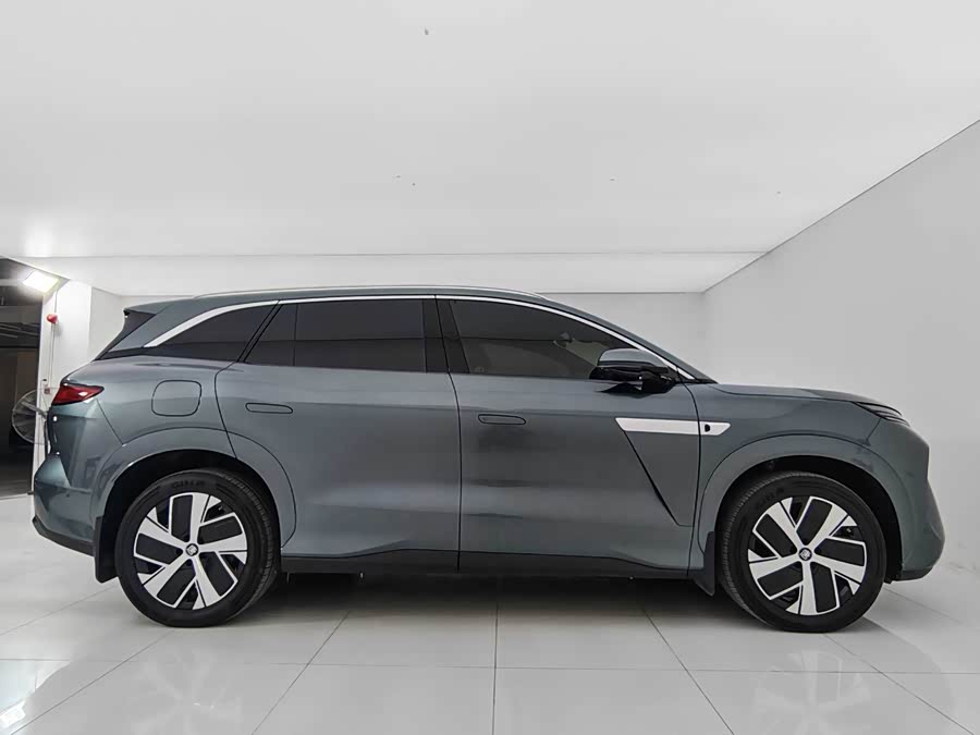 BYD Tang L 2025 صورة سيارة #9