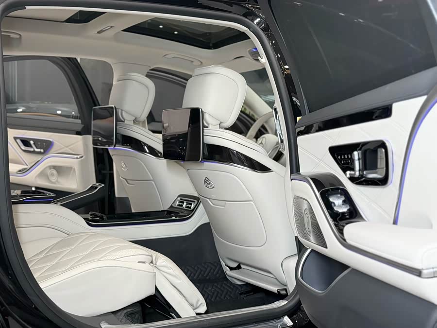 Mercedes-Benz Maybach S Class 2023 car image #9