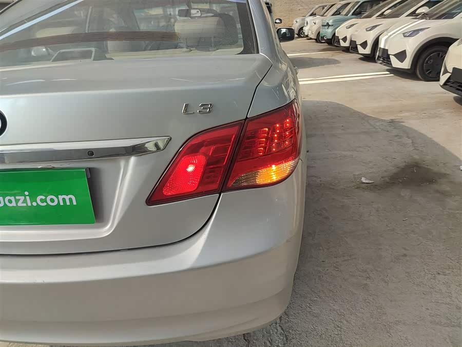 BYD L3 2014 car image #9