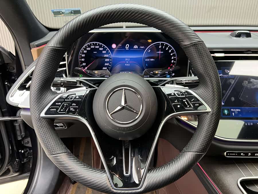 Mercedes-Benz E Class New Energy 2024 car image #9