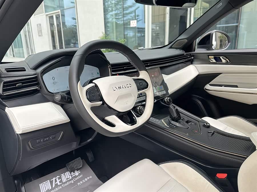Lynk & Co 01 2022 image de voiture #9