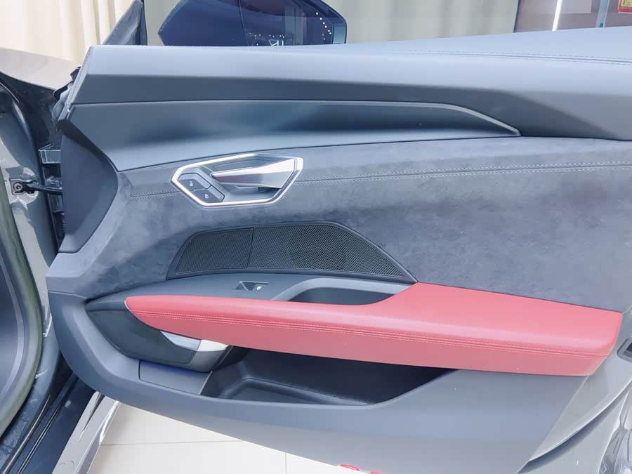 Audi e-tron GT 2024 car image #9