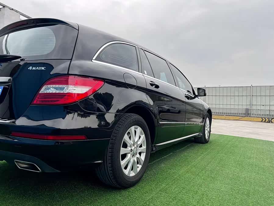 Mercedes-Benz R Class 2011 car image #9