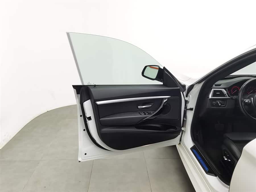 BMW 3 Series GT 2021 immagine di auto #9