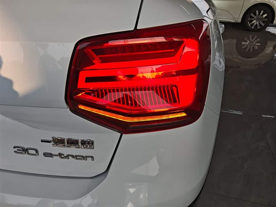 Audi Q2L e-tron 2021 #9 Audi Q2L e-tron 2021 صورة سيارة #9