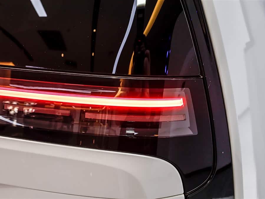 理想汽车 理想MEGA 2024 汽车图片 #9