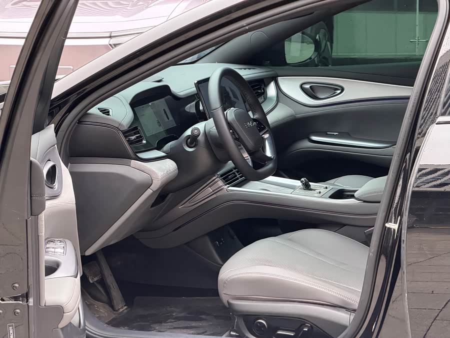 BYD Seal 07 DM-i 2025 car image #9