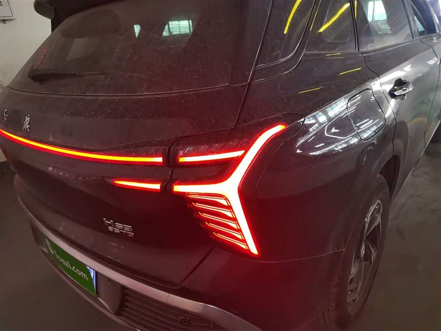 HongQi HS3 2025 car image #9