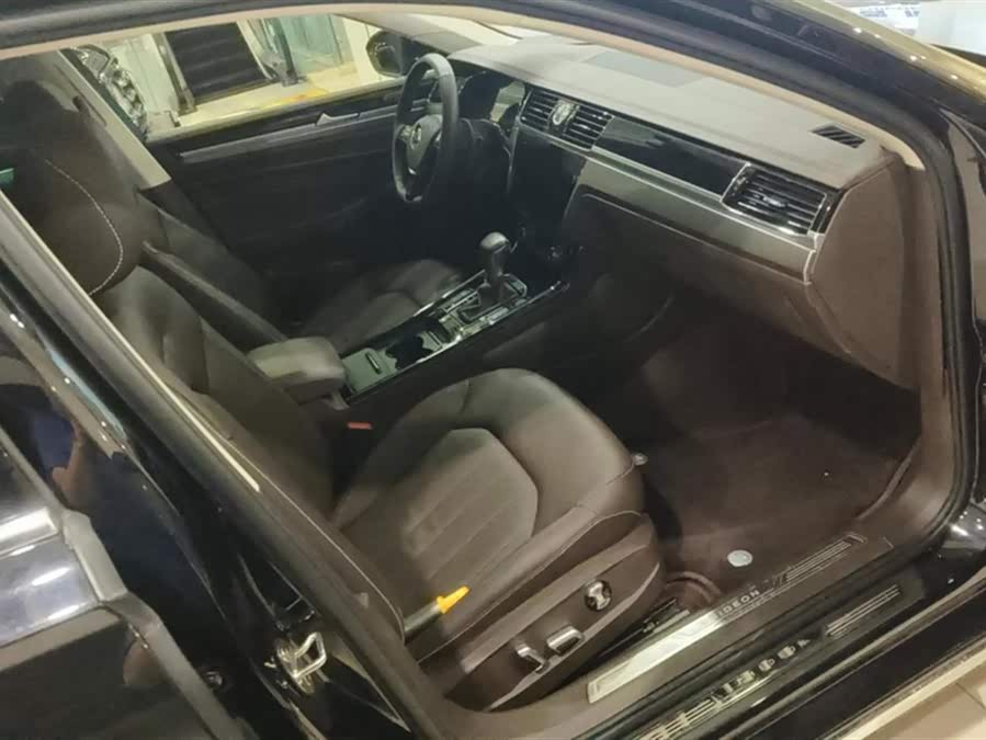 Volkswagen Phideon 2023 immagine di auto #9