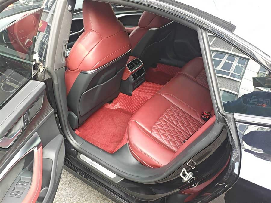 Audi A7L 2024 car image #9