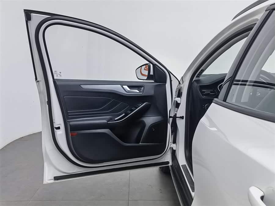 Ford Focus Active 2021 #9 Ford Focus Active 2021 car image #9