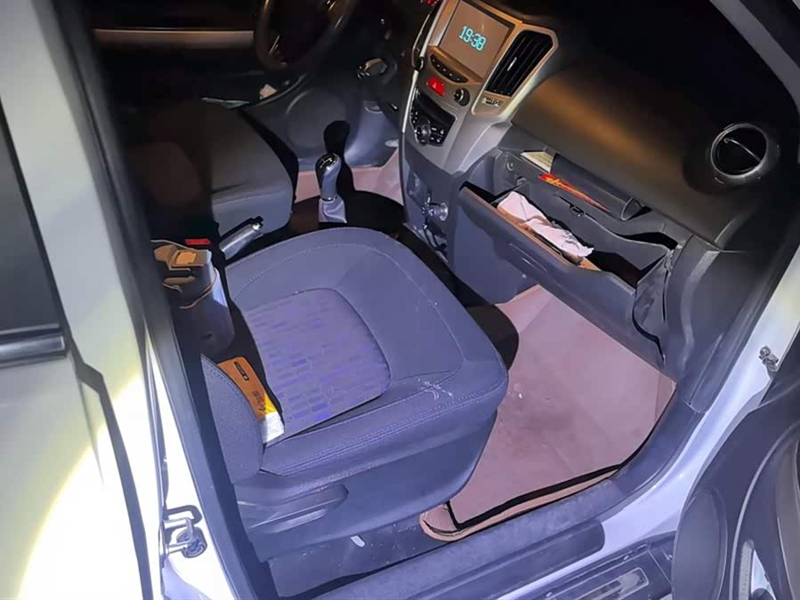 Haval H1 2016 #9 Haval H1 2016 car image #9