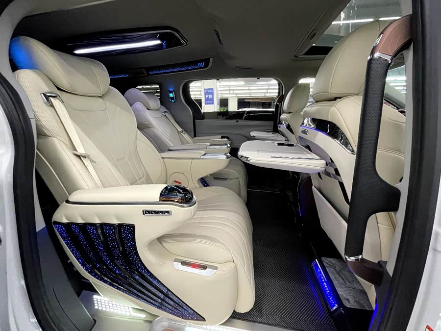 Toyota Granvia 2024 immagine di auto #9