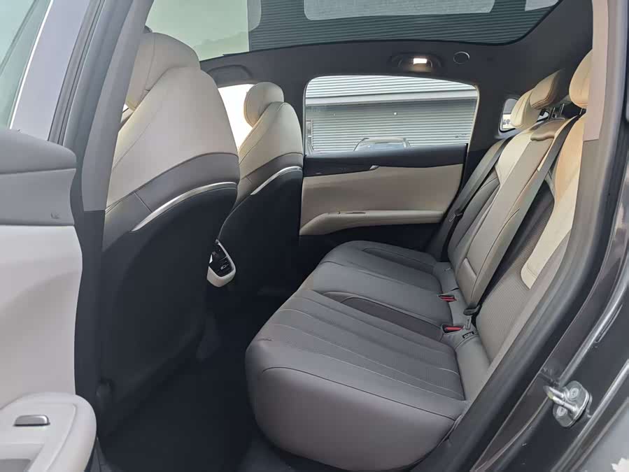 Deepal L07 2024 изображение автомобиля #9